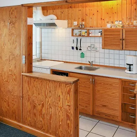 Two-bedroom Holiday In 4 Apartment